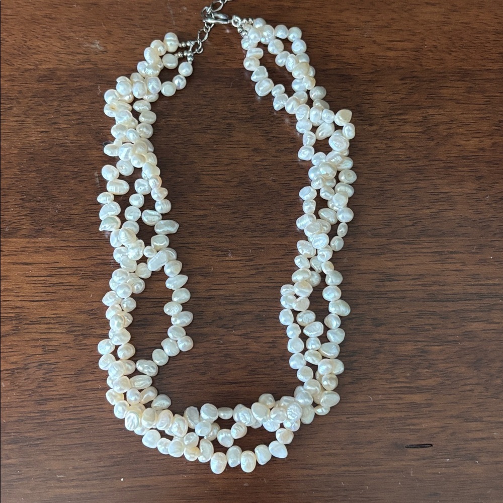 Elegant Pearl Necklace